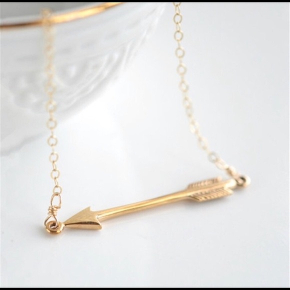 Gold Arrow Pendant Necklace - Picture 1 of 2